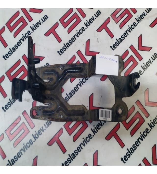 Кронштейн вакумного насоса тормозов, Tesla Model S (OEM 1003439-00-A)