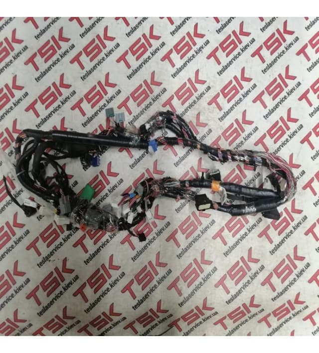Электропроводка правого порога (премиум аудио, воздушная подвеска), Tesla Model S (OEM 1004417-01-Q)