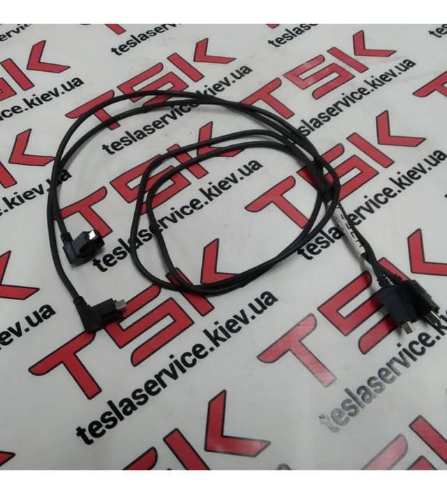 Проводка (USB) консоли {MS_MSR}, Tesla Model S (OEM 1004815-07-D)