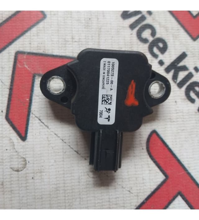 Датчик удара Airbag дверей передних, Tesla Model S (OEM 1005275-00-A)