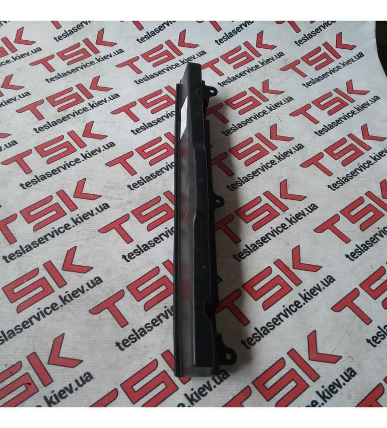 Пластик багажного отделения (короткая), Tesla Model S (OEM 1009175-00-D)