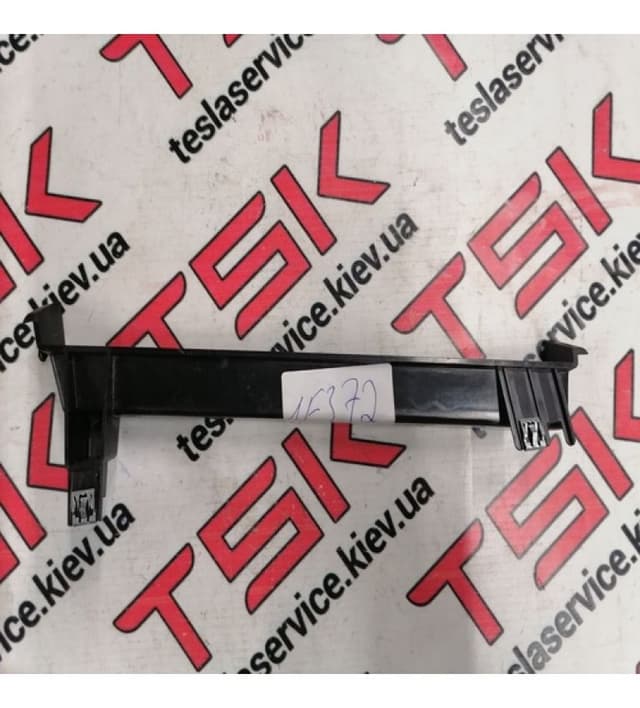 Панель консоли {MS_MSR}, Tesla Model S (OEM 1009246-00-D)