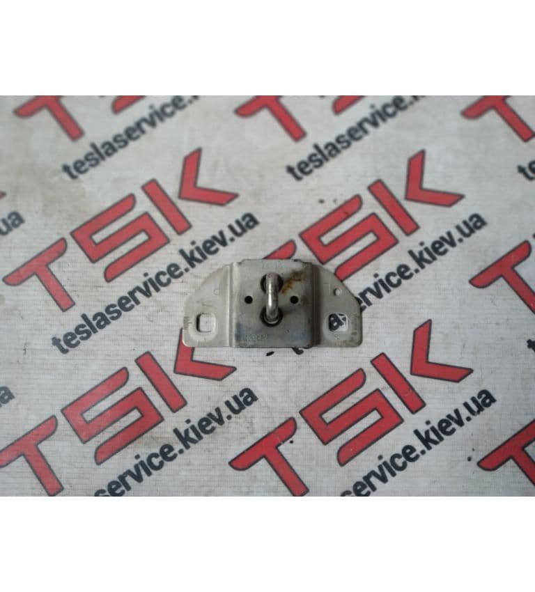 Петля закрытия крышки багажника {MS_MSR}, Tesla Model S (OEM 1009419-00-B)