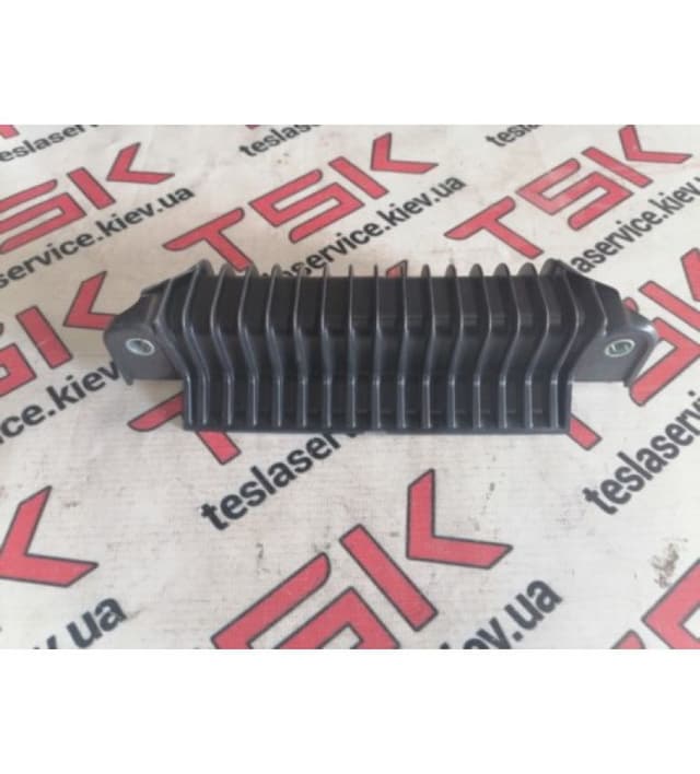Кронштейн крепления проводки, Tesla Model S (OEM 1010807-00-A)