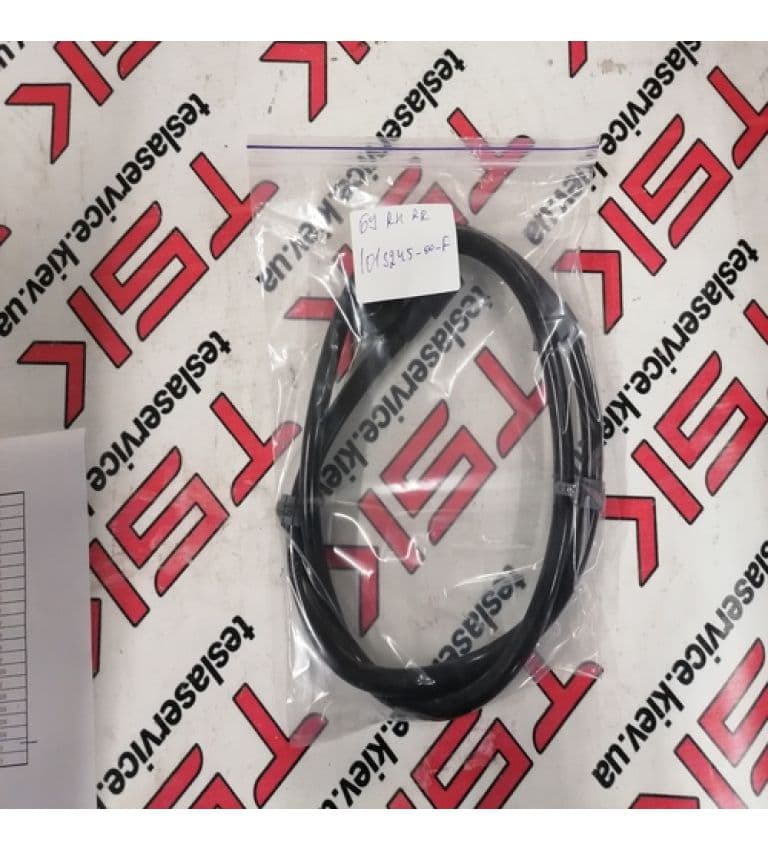 Дренажная трубка панорамной крыши задняя правая, Tesla Model S (OEM 1013245-00-F)
