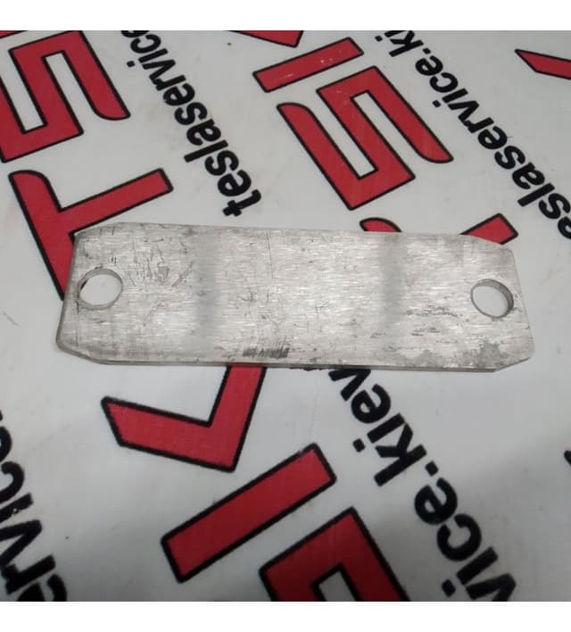 Пластина дистанционная телевизор/усилитель T=1.0MM, Tesla Model S (OEM 1017659-00-A)