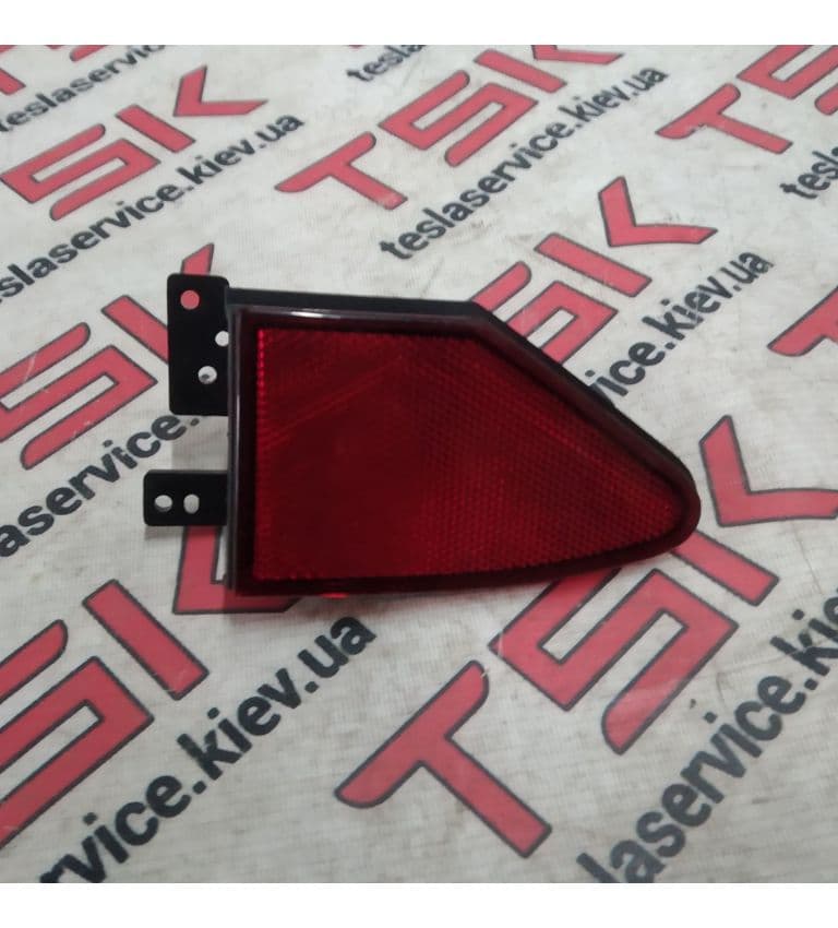 Отражатель фонаря на крыле зеднем правом {MX_MS_MSR}, Tesla Model S (OEM 1022421-00-C)