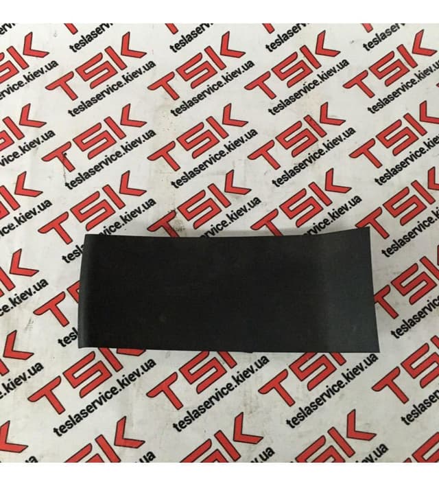 Накладка консоли LACEWOOD {MS_MSR}, Tesla Model S (OEM 1023170-01-C)