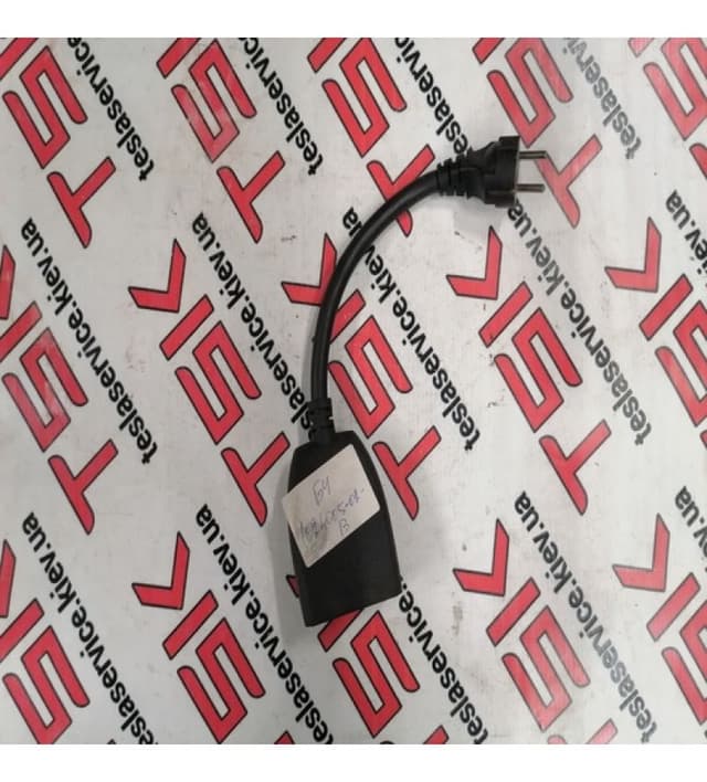 Адаптер 13A IP44 SCHUKO, Tesla Model S (OEM 1024005-02-B)