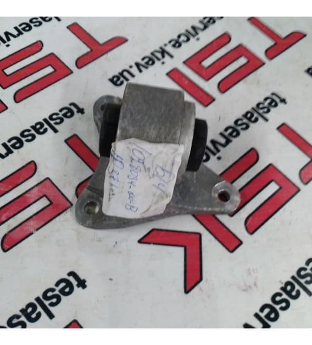 Кронштей подрамника заднего {MS_MSR}, Tesla Model S (OEM 1028034-00-B)
