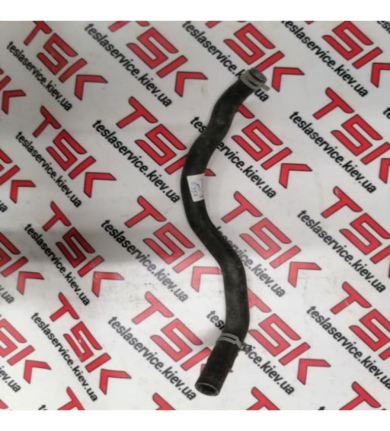 Шланг охлаждения від  4-ходового клапана до радиатора MS, Tesla Model S (OEM 1030810-00-C)