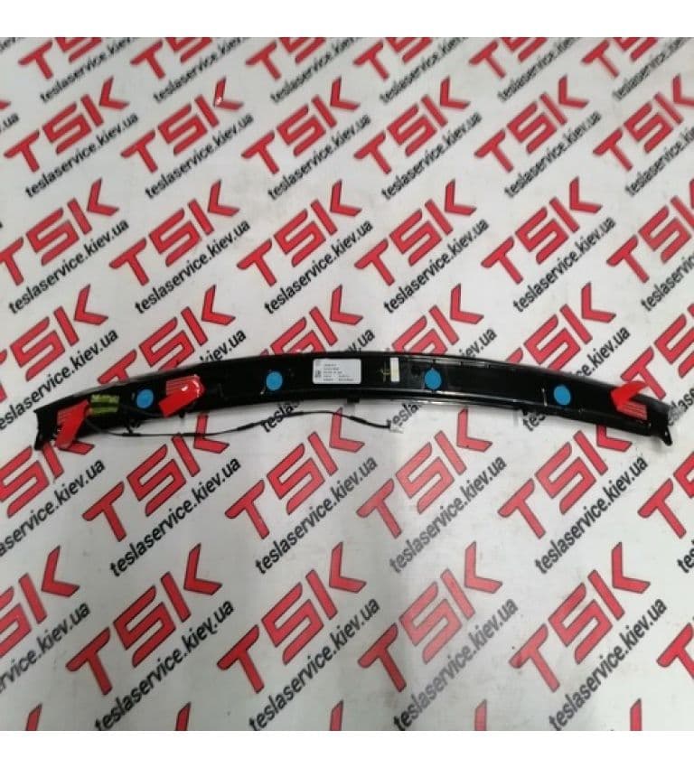 Стоп сигнал крышки багажника верхний, Tesla Model X (OEM 1034340-00-D)