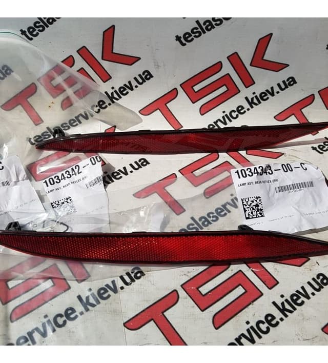 Отражатель заднего бампера правый, Tesla Model X (OEM 1034343-00-C)