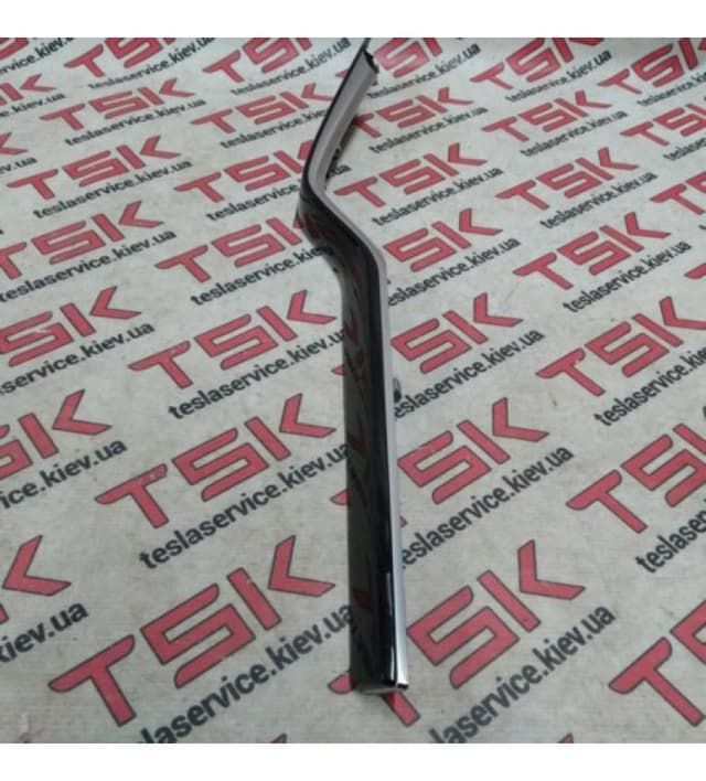 Накладка декор передней правой двери BURL BLACK, Tesla Model X (OEM 1035812-10-B)