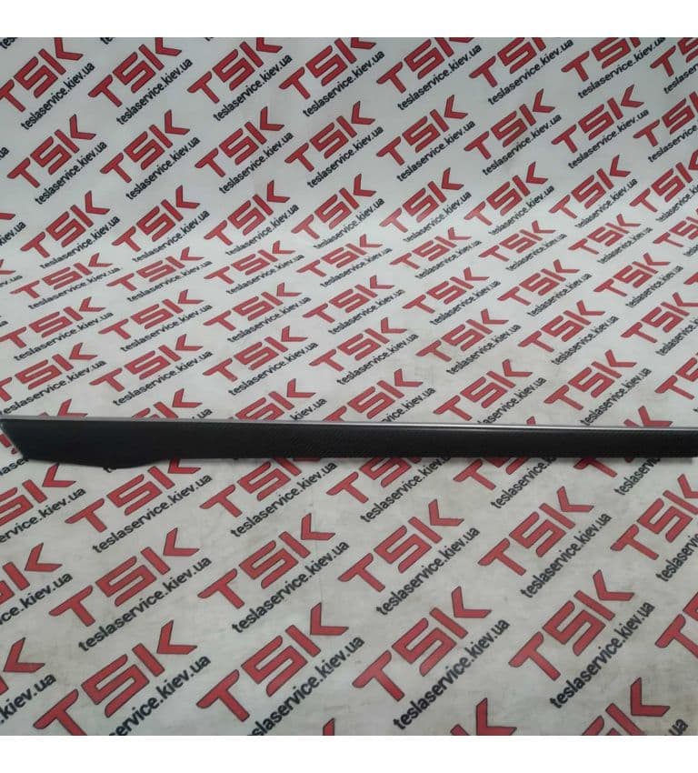 Декор задней правой двери CARBON, Tesla Model X (OEM 1036081-11-A)