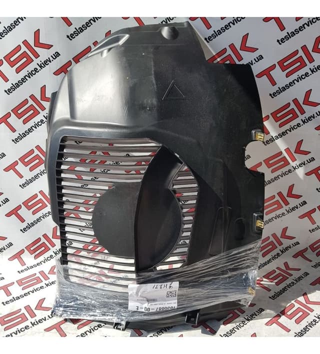 Подкрылок передний левый, передняя часть 4WD, Tesla Model S (OEM 1036887-00-E)