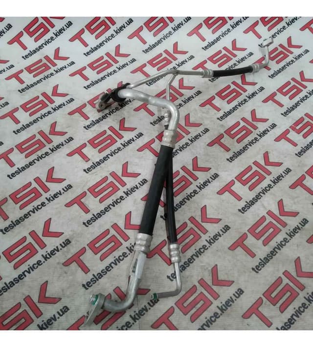 Трубки радиатора, Tesla Model S (OEM 1038025-00-A)