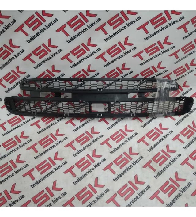 Решетка бампера переднего, нижняя (под радар), Tesla Model S (OEM 1038211-00-A)