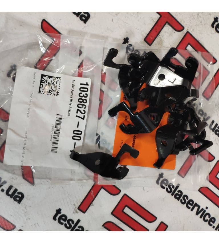 Кронштейн крепления шланга тормозного, левая сторона 4WD {MS_MSR}, Tesla Model S (OEM 1038627-00-A)