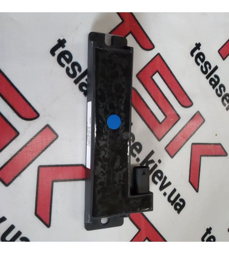 Антенна безпроводного ключа, W/CAP MX, Tesla Model X (OEM 1043129-00-B)