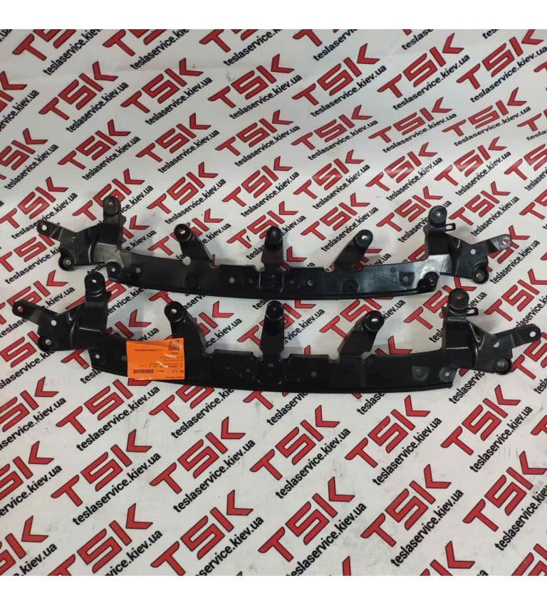 Кронштейн гриля передний верхний, Tesla Model X (OEM 1047020-00-F)