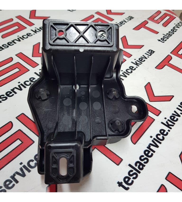 Кронштейн радара правый, Tesla Model X (OEM 1047098-00-D)