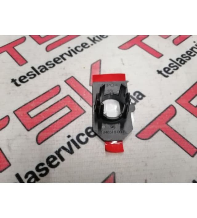 Кронштейн парктроника (1АП) S3, Tesla Model S (OEM 1048518-00-B)