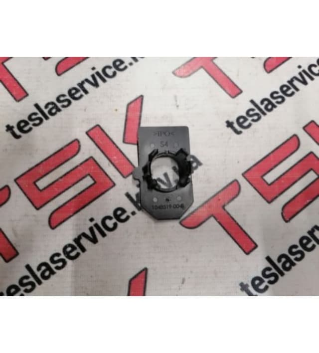 Кронштейн парктроника (1АП) S4, Tesla Model S (OEM 1048519-00-B)
