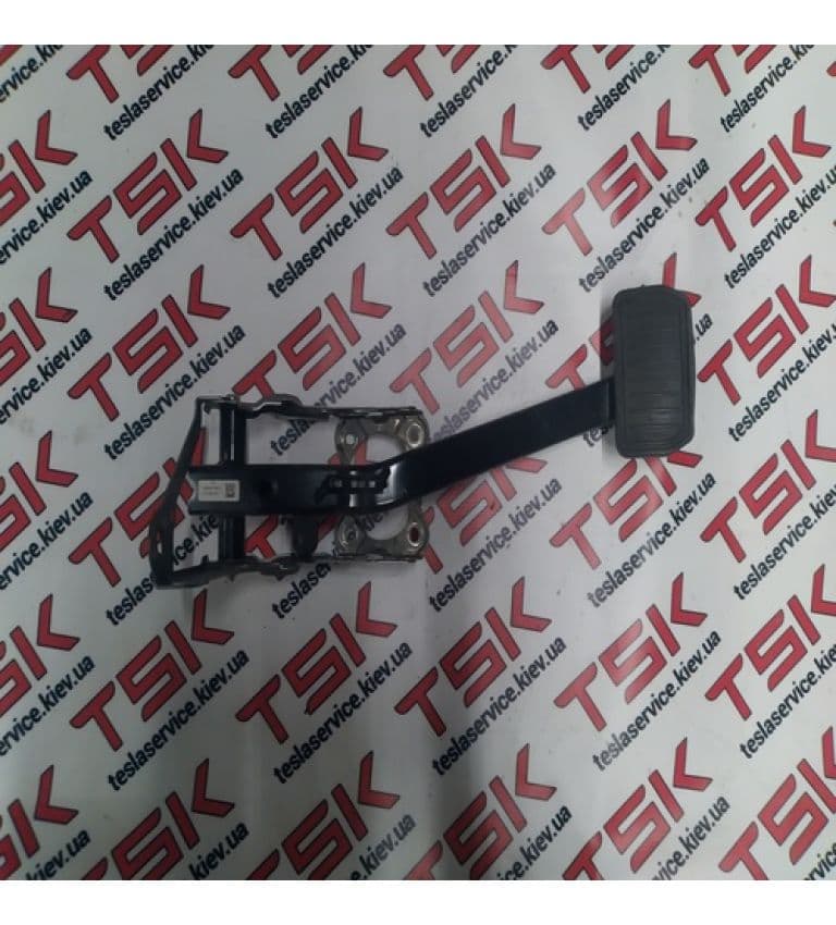Педаль тормоза {MS_MSR}, Tesla Model S (OEM 1050657-00-A)