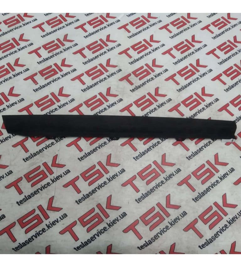 Облицовка двери задней левой средняя ALCAN BLK, Tesla Model X (OEM 1051547-04-C)