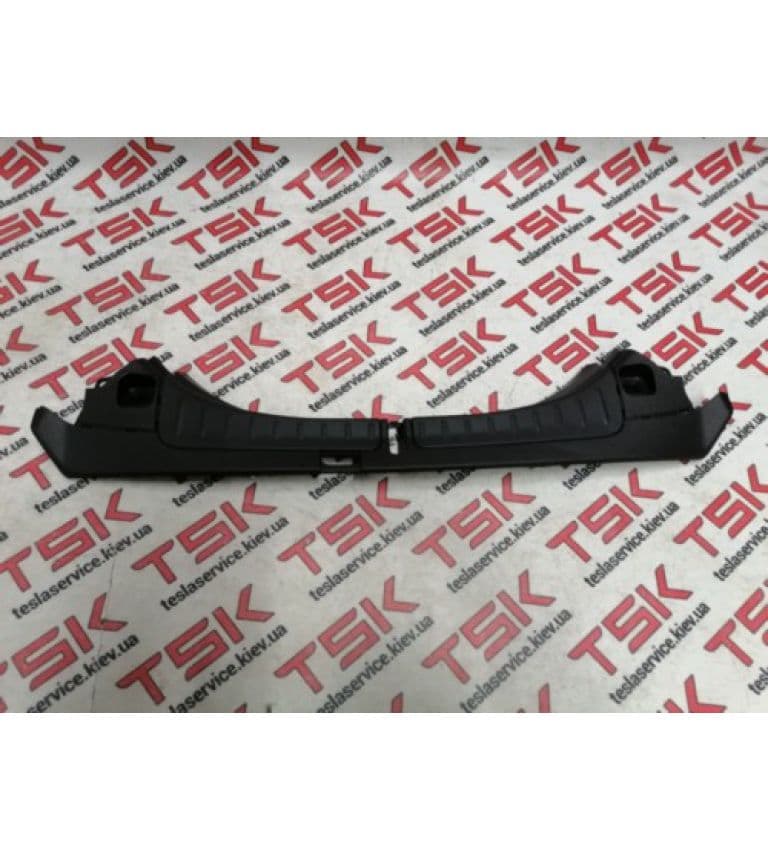 Пластик бокса подкапотного передний под одну петлю 2WD, Tesla Model S (OEM 1051618-00-A)