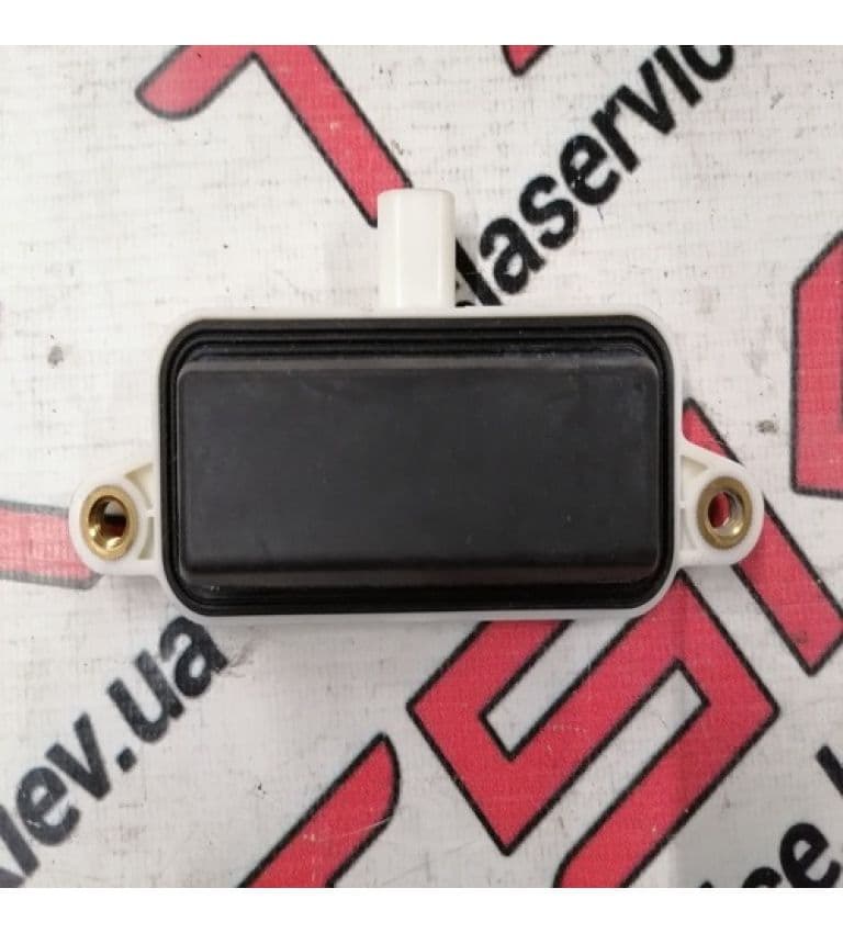 Кнопка відкриття кришки багажника, Tesla Model X (OEM 1055631-00-B)