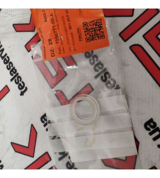 Прокладка датчик уровня жидкости омывателя ( M3/MY), Tesla Model Y (OEM 1056771-00-A)