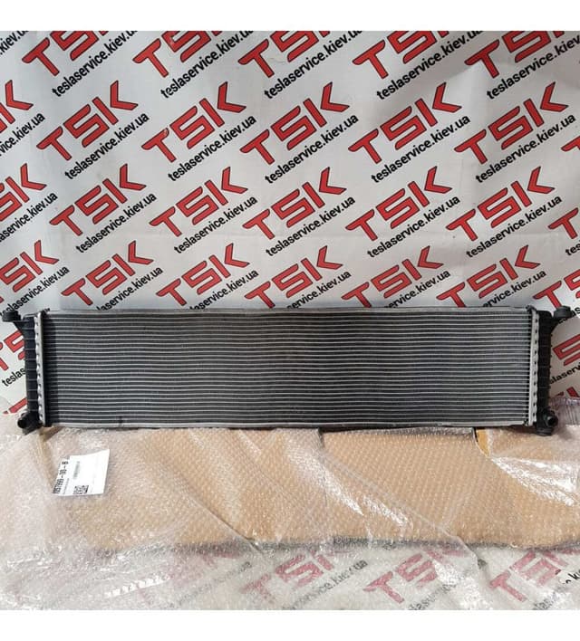 Радиатор охлаждения основной, Tesla Model S (OEM 1057999-00-B)