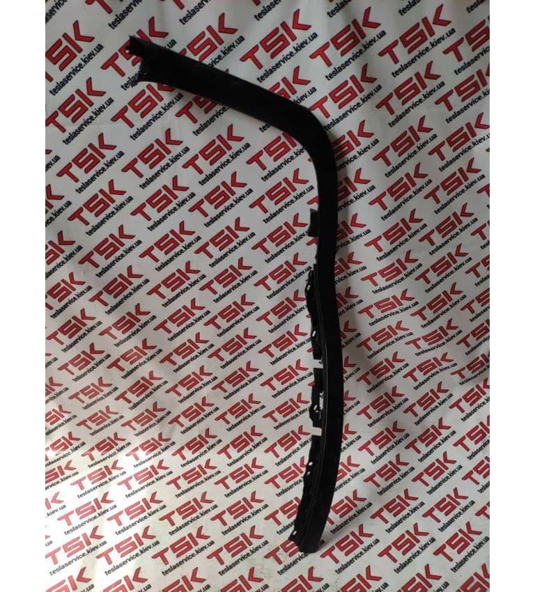 Облицовка проема правой задней двери, Tesla Model X (OEM 1059950-00-F)