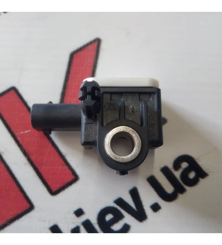 Датчик удара стойка-D, Tesla Model X (OEM 1060058-00-A)