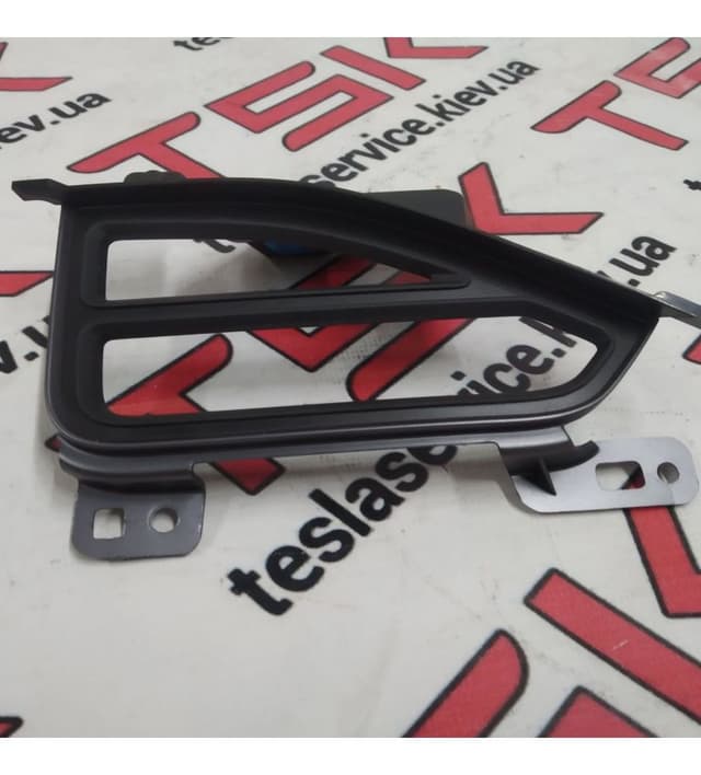 Решетка заслонки обдува салона, центральная правая (GRAPHITE/BLK) {MS_MSR}, Tesla Model X (OEM 1061733-02-B)