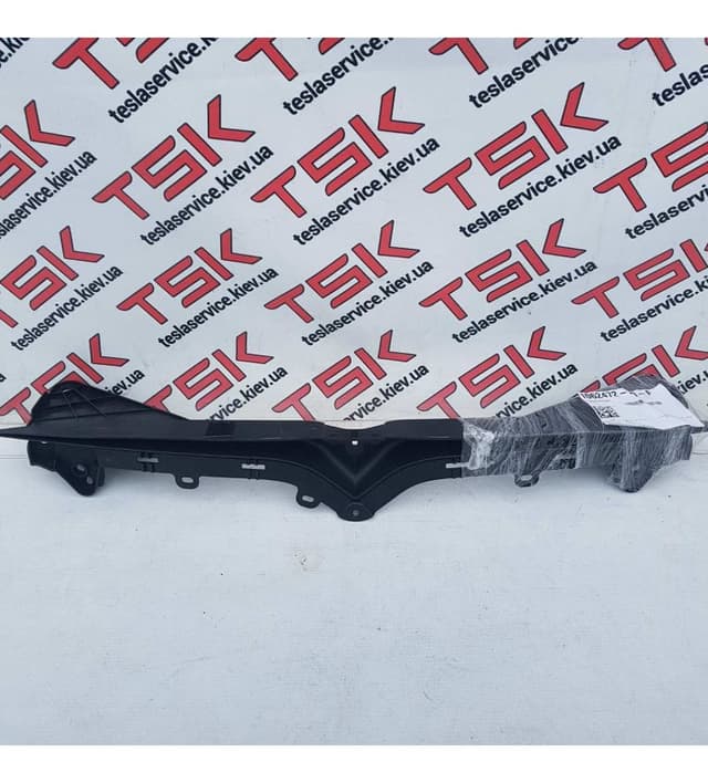 Кронштейн V-образного логотипа переднего бампера, Tesla Model S (OEM 1062472-00-F)
