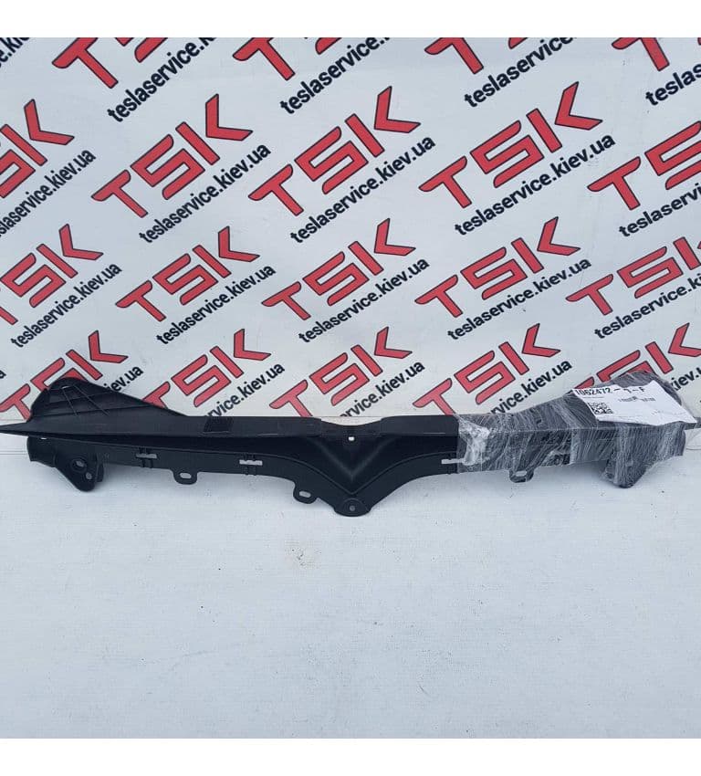 Кронштейн V-образного логотипа переднего бампера, Tesla Model S (OEM 1062472-00-F)