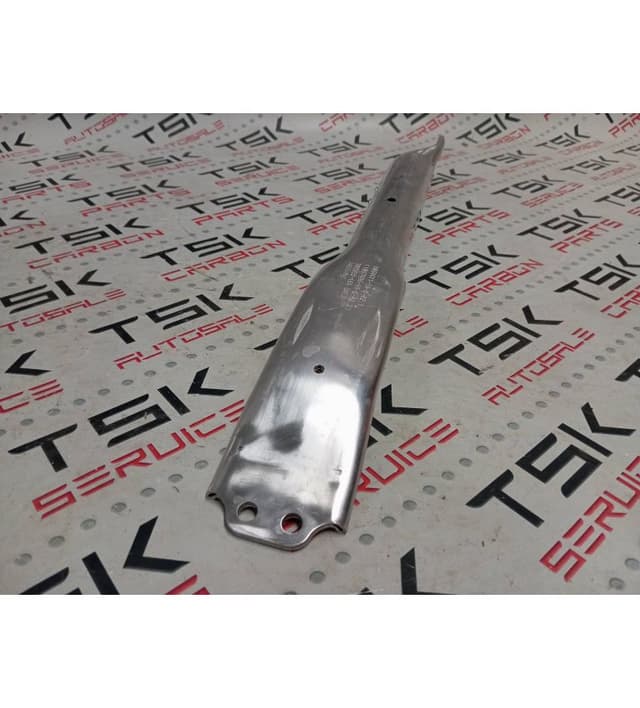 Усилитель подлобовой правый, Tesla Model S (OEM 1064611-00-B)
