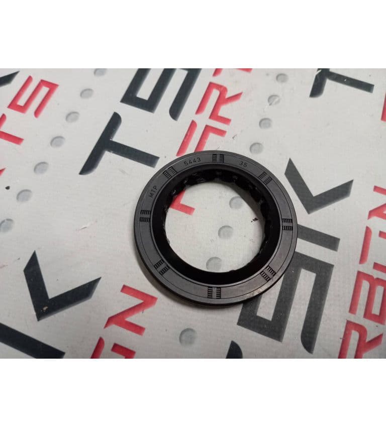 Сальник полуоси 44 X 67 х 10/15,5 {MS/MSR/MX/M3/MY}, Tesla Model Y (OEM 1065932-00-A)