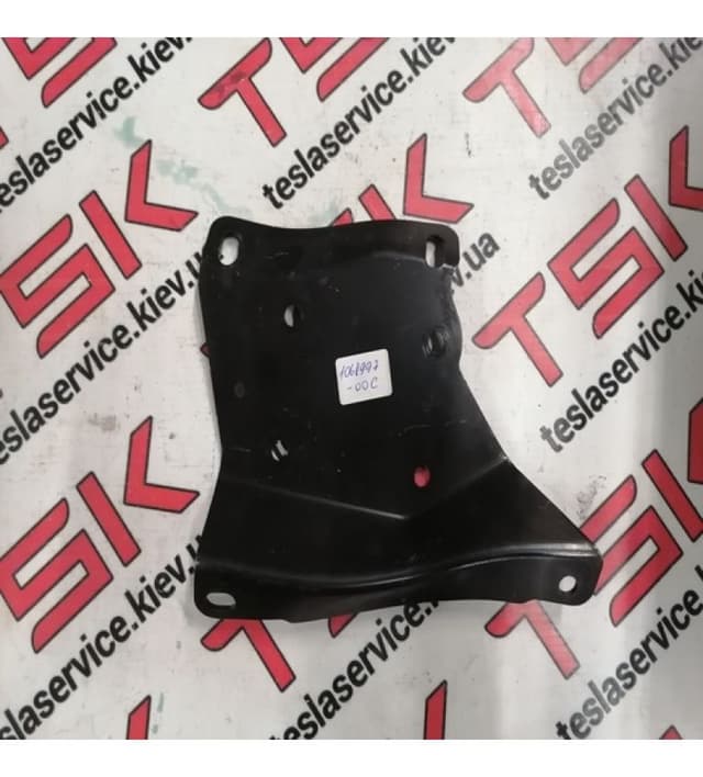 Кронштейн крепления компрессора кондиционера 2WD, Tesla Model S (OEM 1068997-00-C)