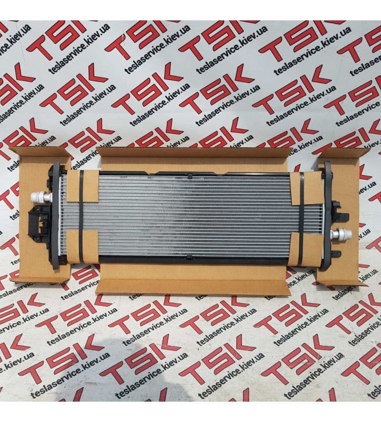 Радиатор  охлаждения основной, Tesla Model S (OEM 1077082-00-C)