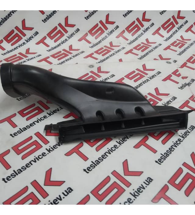 Воздуховод, RH, Tesla Model S (OEM 1083389-00-D)