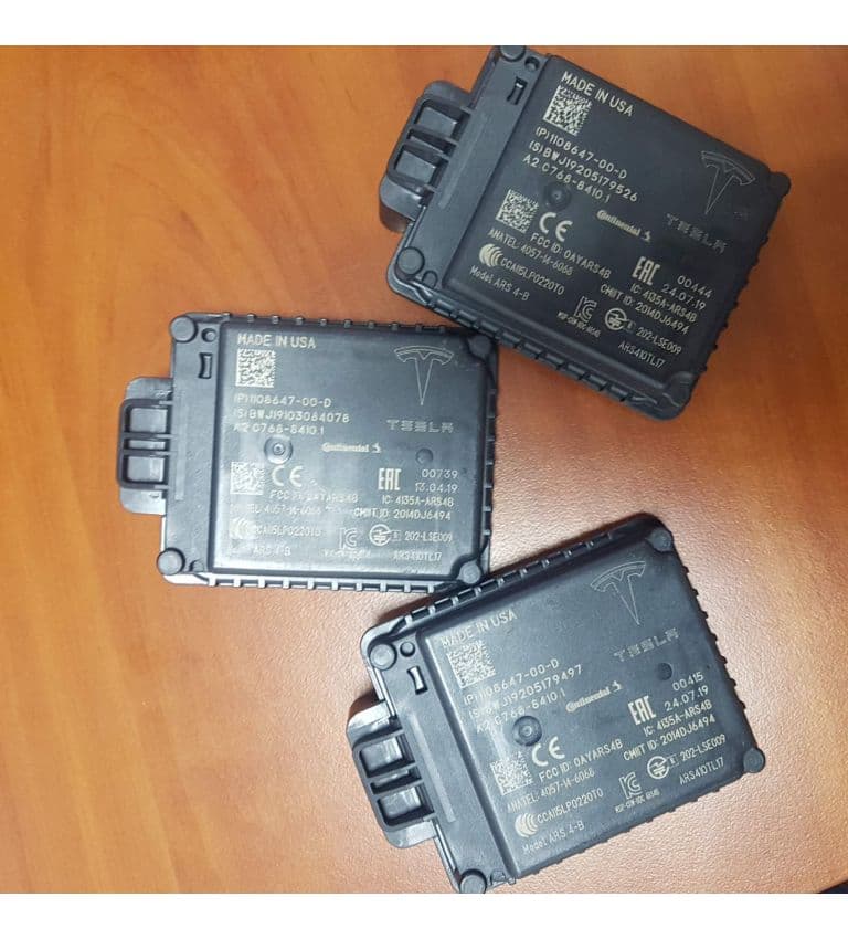 Радар с перпендикулярным разъемом (с 2018года) {MSR_MX_M3_MY}, Tesla Model S (OEM 1108647-00-D)