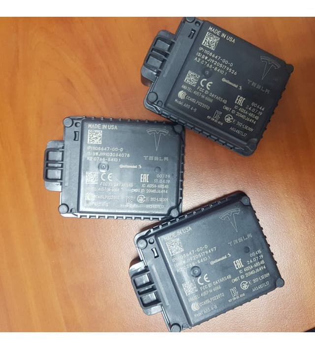 Радар с перпендикулярным разъемом (с 2018года) {MSR_MX_M3_MY}, Tesla Model S (OEM 1108647-00-D)