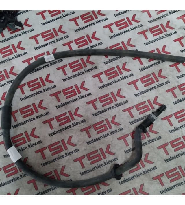 Трубка охлаждения длинная, Tesla Model S (OEM 6007342-00-J)