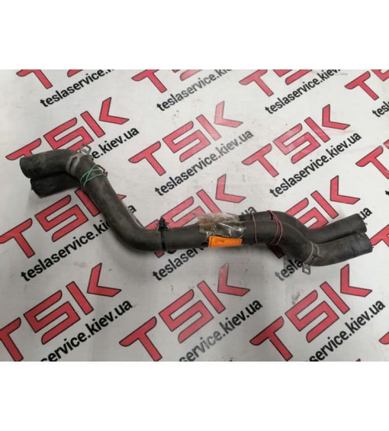 Трубка с помпы в нагреватель, Tesla Model S (OEM 6007354-00-E)