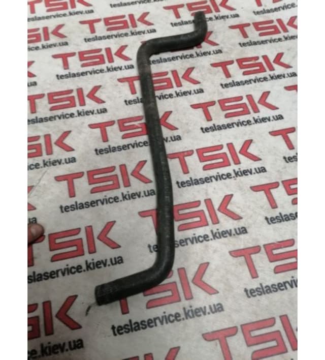 Трубка с тройного клапана в четверной клапан, Tesla Model S (OEM 6008298-00-G)