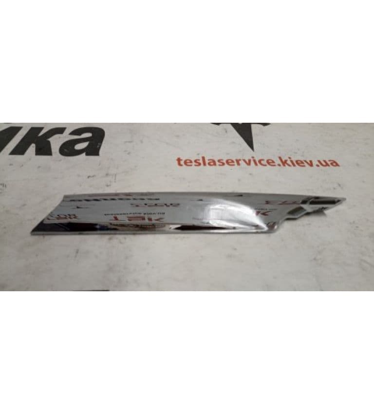 Накладка люверса верхняя левая хром, Tesla Model S (OEM 6009387-00-C)